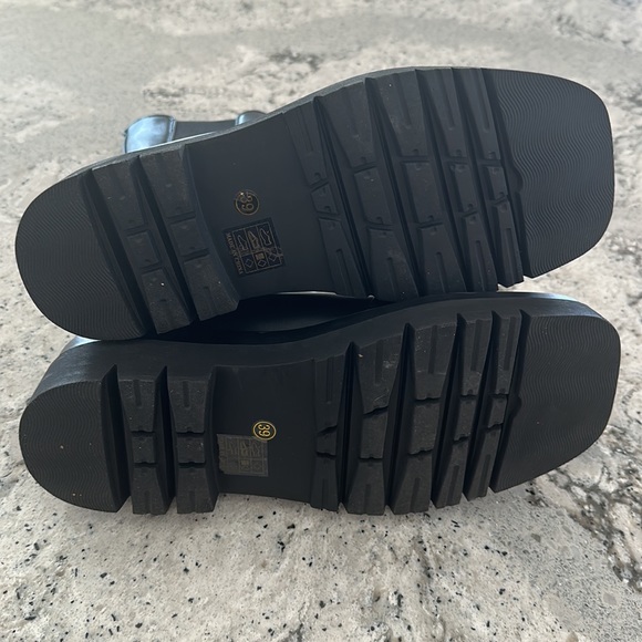 Black Platform Boots size 9 - Picture 2 of 4